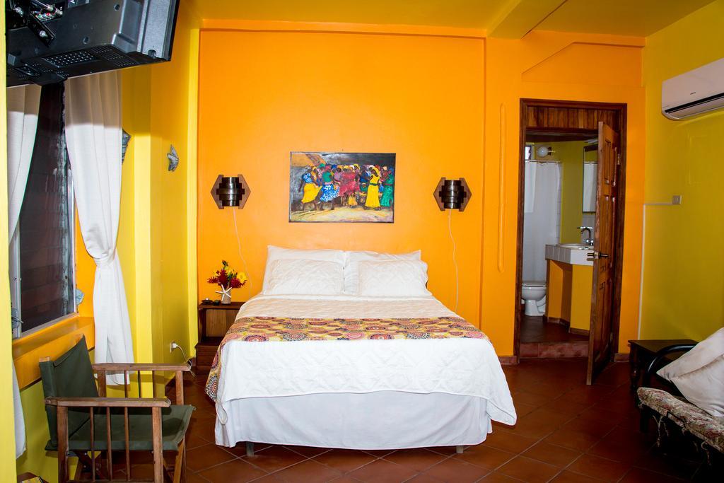 Hotel Maya Vista Tela Exterior photo